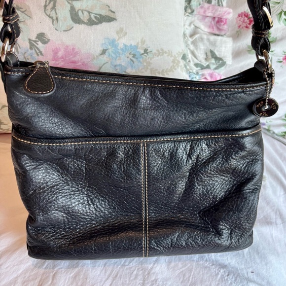 The SAK Black Leather Shoulder Bag w/outside phone pocket - Picture 2 of 9